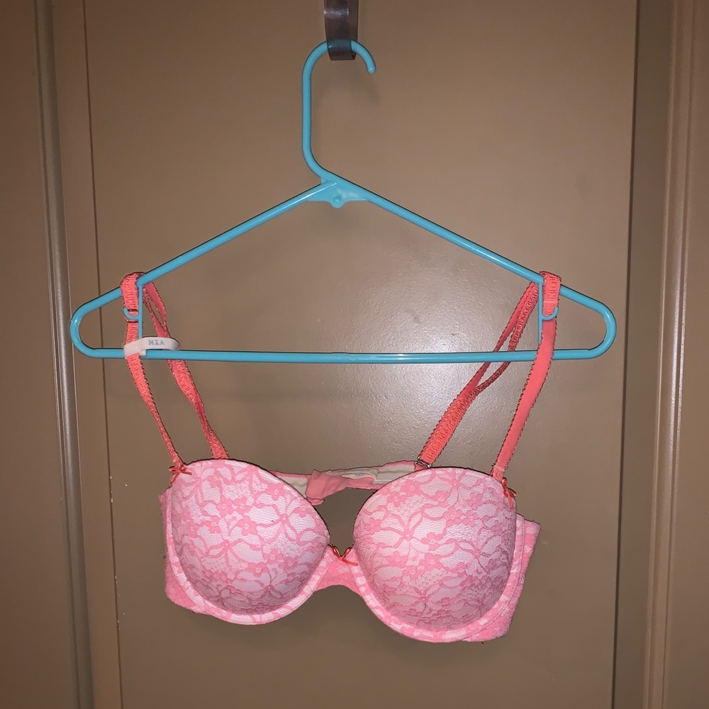 Arie padded strapless bra